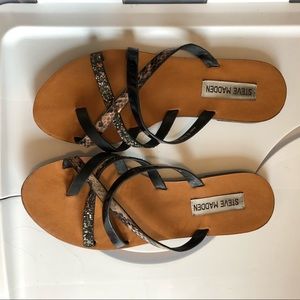 Steve Madden strappy flip flops